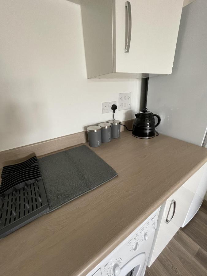 Modern 2-Bed Apartment In The Heart Of Salford Quays Bagian luar foto